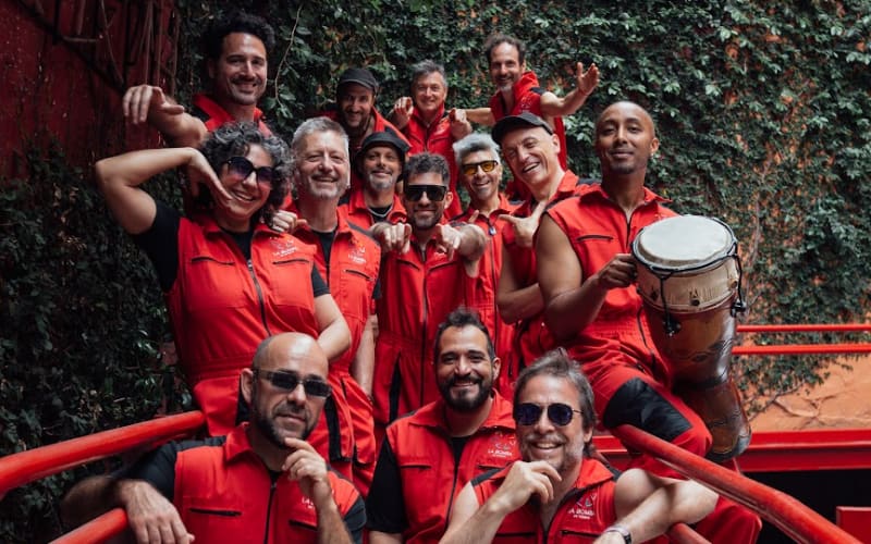 Promotional photo of La Bomba de Tiempo