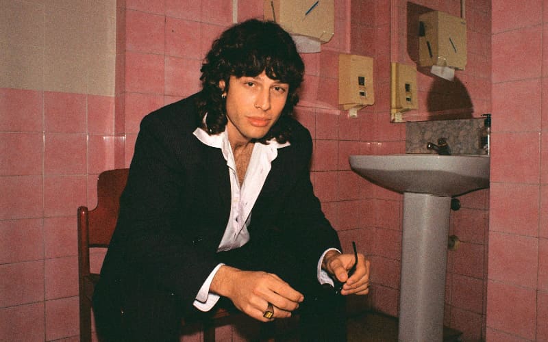 Promotional photo of Leo Rizzi