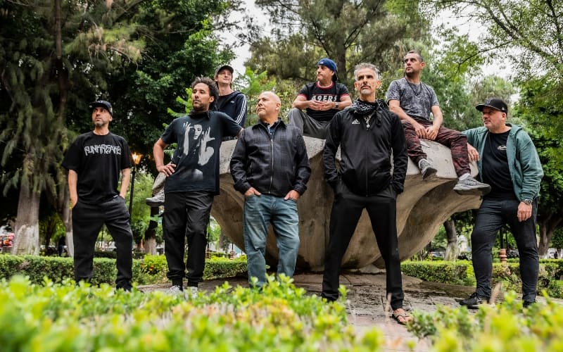 Promotional photo of Los Cafres